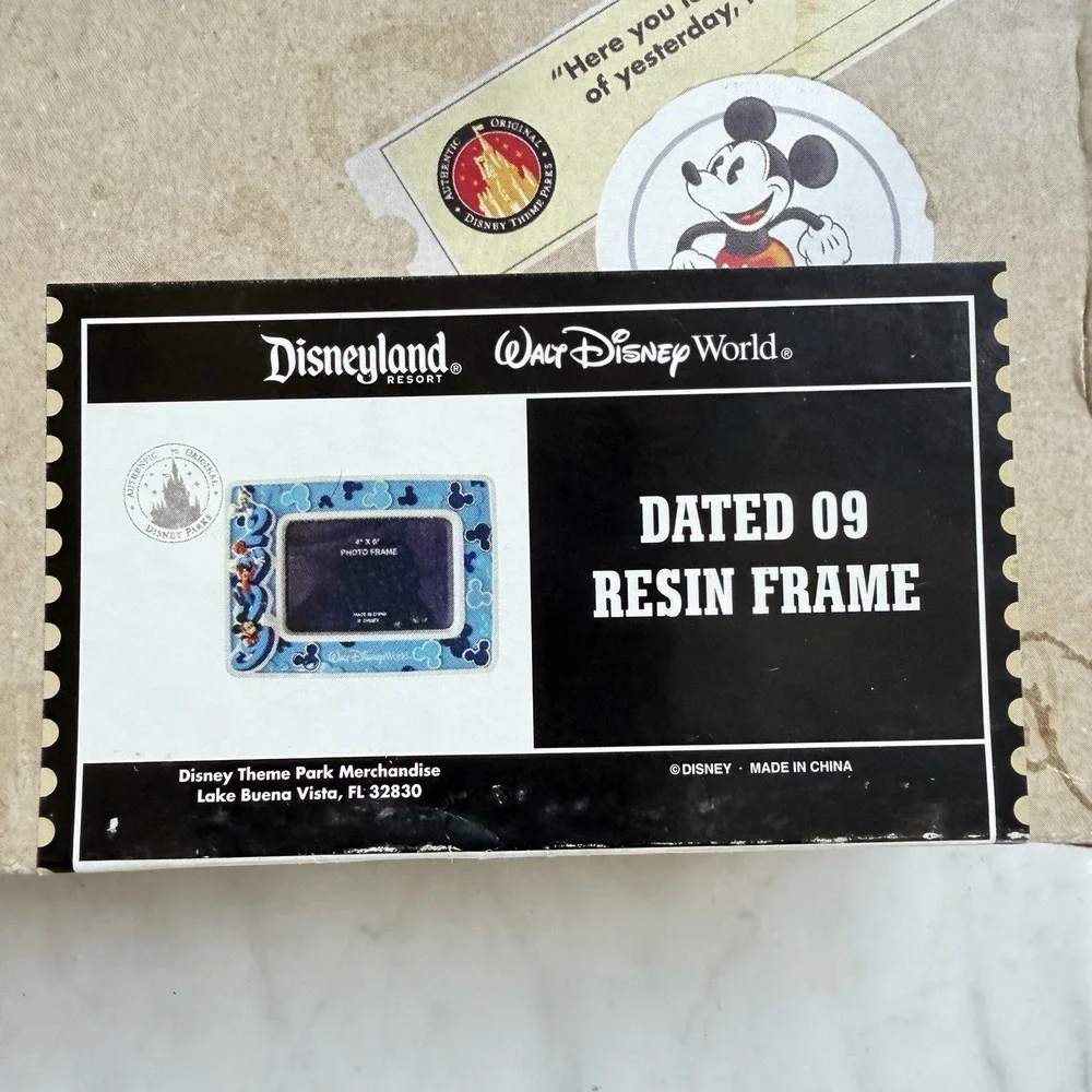 Disney Parks 2009 Resin 3D Picture Frame Mickey & Friends Dated 4x6 New In Box